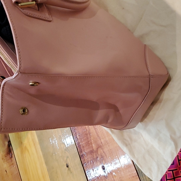 Gorgeous Tory Burch purse - Picture 3 of 7